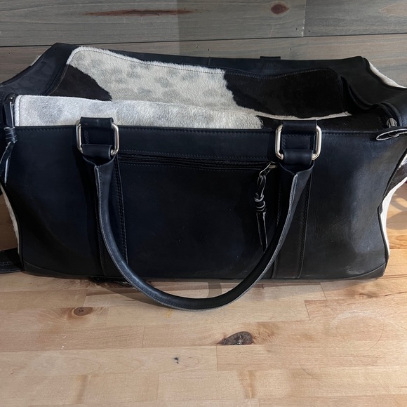 Weekender Duffel - Picture 2 of 5